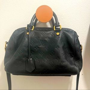 Navy Louis Vuitton SPEEDY BANDOULIÈRE 25
Monogram Empreinte Leather